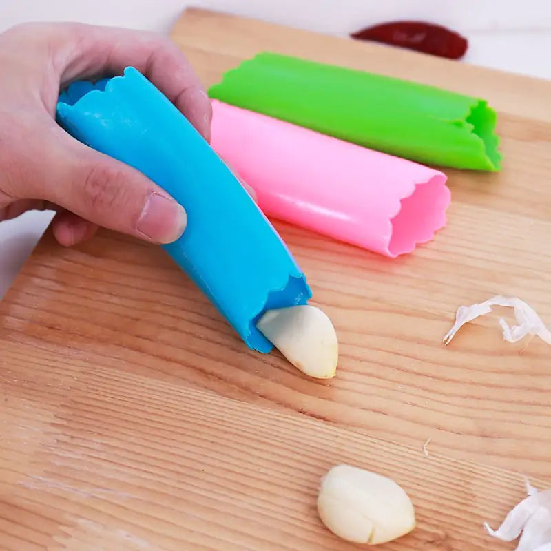 Manual Kitchen Garlic Press for Household Use